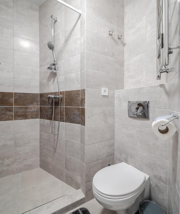 Golden Violin ! Apartments Лвив Екстериор снимка