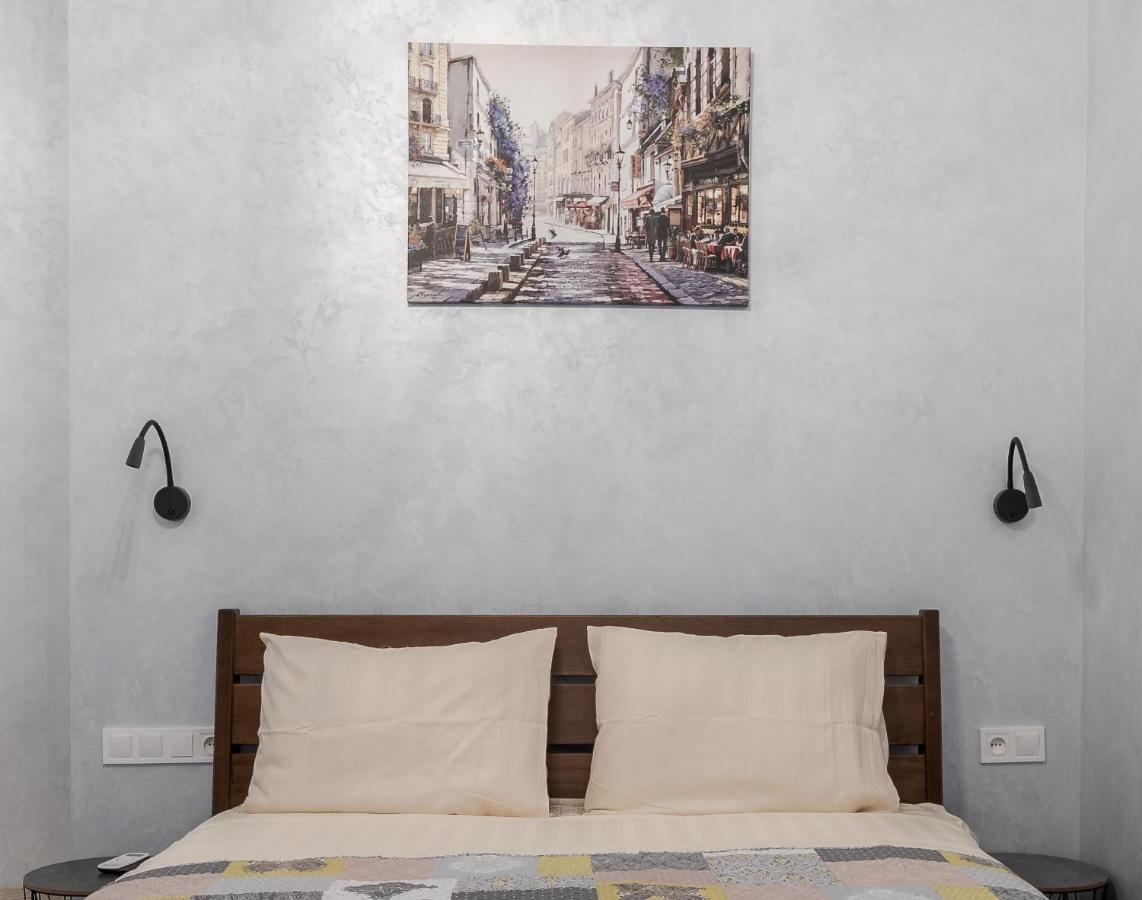 Golden Violin ! Apartments Лвив Екстериор снимка